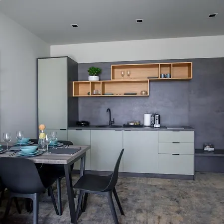 Oreo アパートホテル